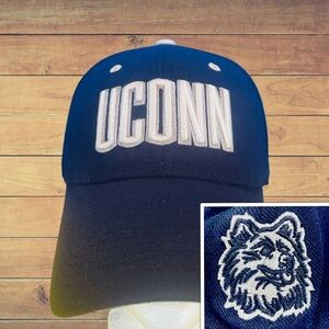 UCONN Huskies University Of Connecticut Stretch Fit Baseball Cap Hat